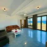 White Wave Apartman *